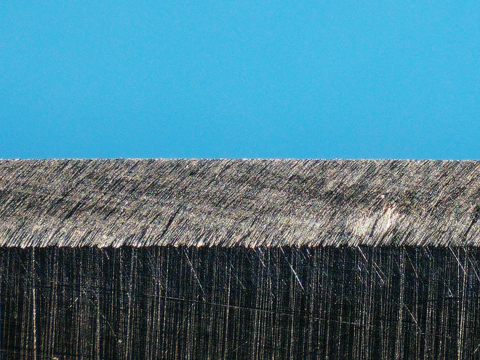 Knife edge after sharpening with Wave Premium 800 grit ceramic rod
